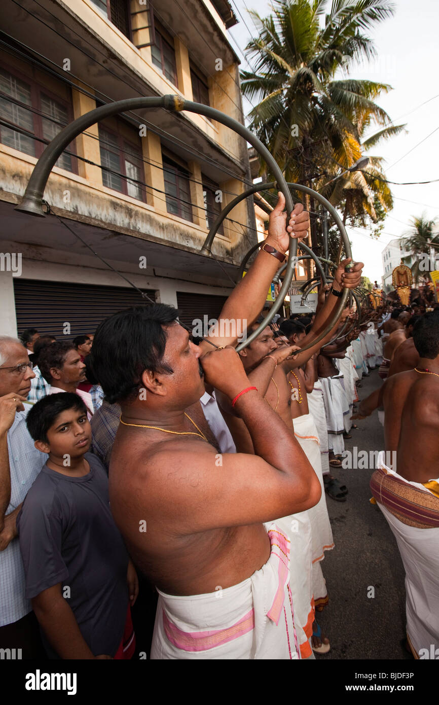 India, Kerala, Kochi, Ernakulam Uthsavom festival, Parayeduppu elephant procession, Panchavadyam orchestra Kombu players Stock Photo