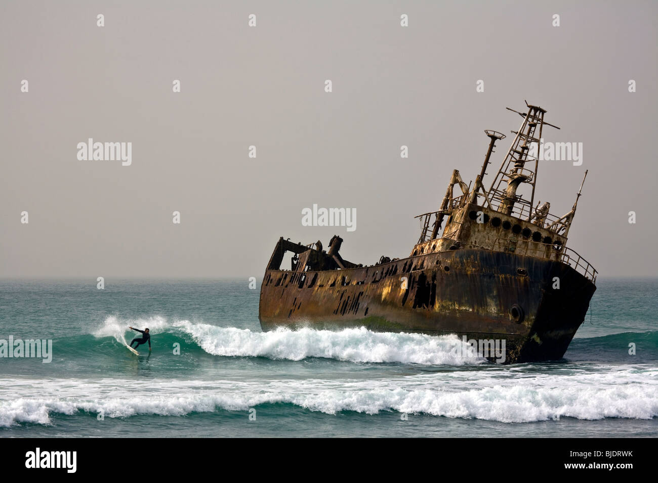 Mauritania, Nouadhibou Peninsula, surfing. Raul Garcia (ESP Stock Photo