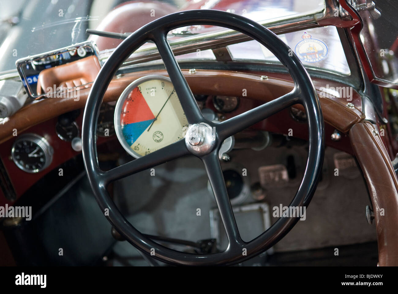 A steering wheel of an old classic car Stock Photo Alamy