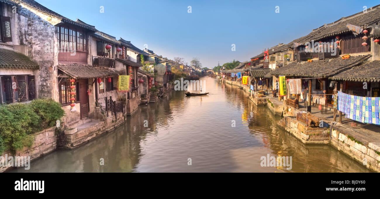 The canal and houses on its banks of the town of Xitang, Zhejiang province, China Stock Photo