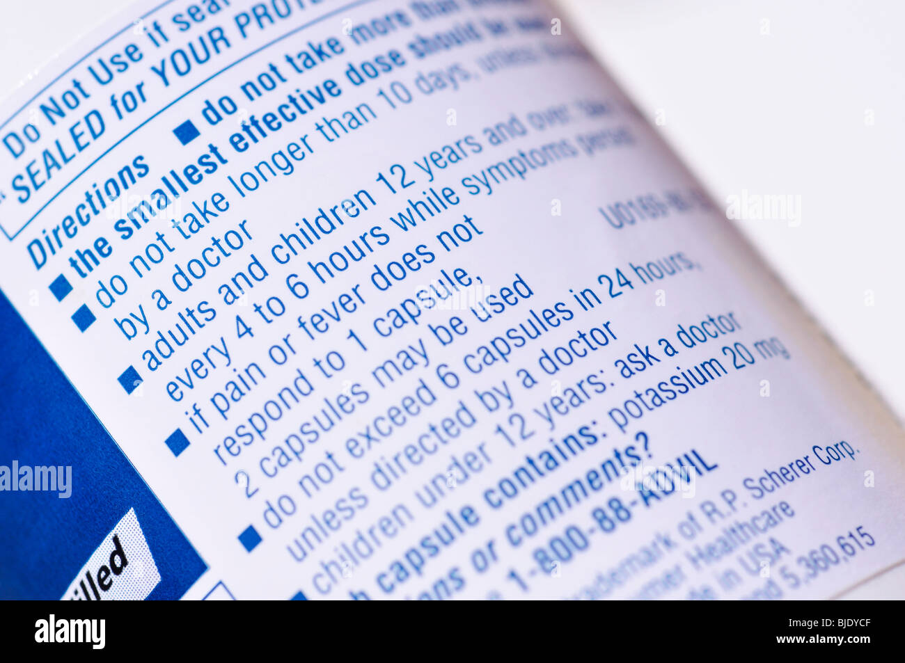 Instructions on Advil pain relief medication container Stock Photo Alamy