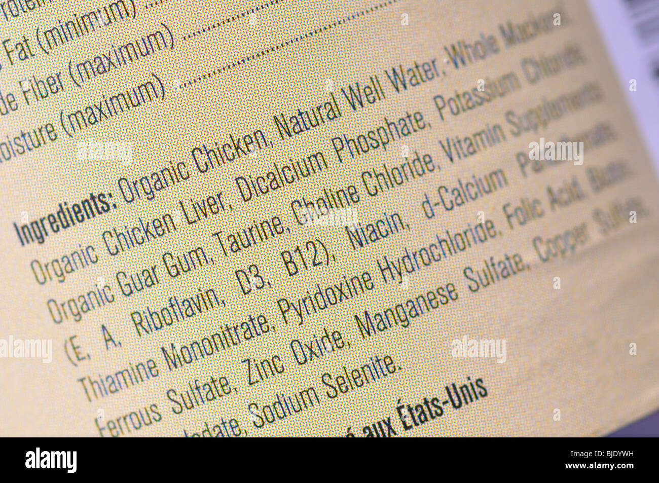 Ingredients list on cat food can Stock Photo Alamy