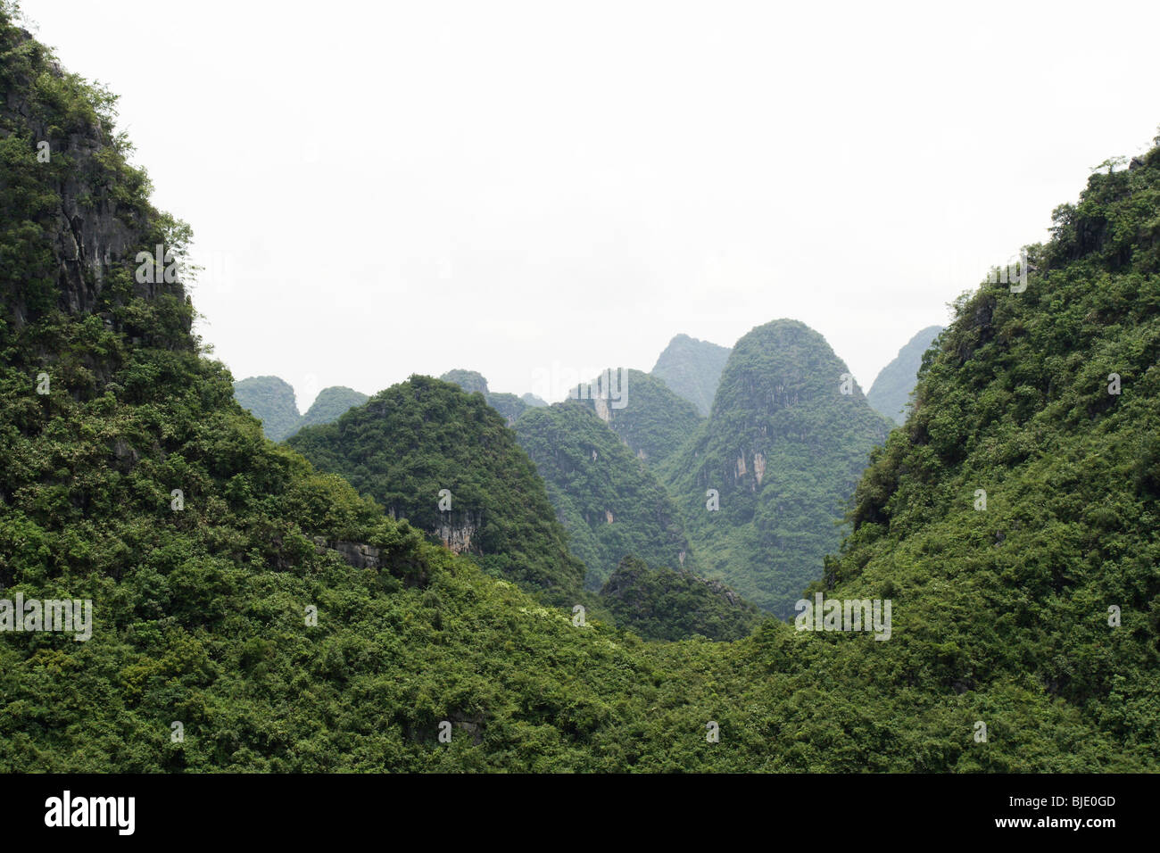 Limestone hills near Yangshuo (near Guilin), southern China Stock Photo
