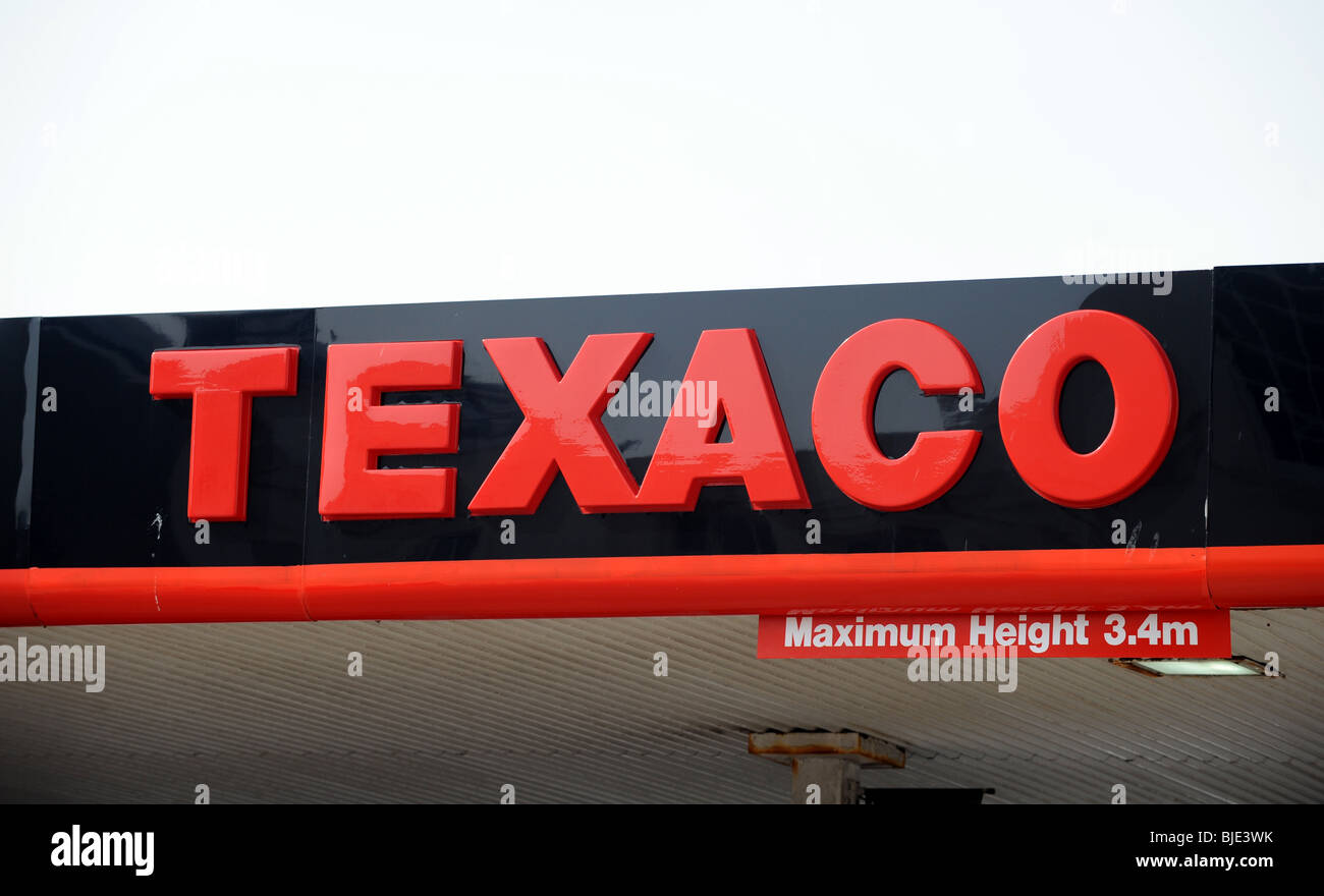 Texaco Garage And Petrol Station Sign Uk Stock Photo 28584575 Alamy