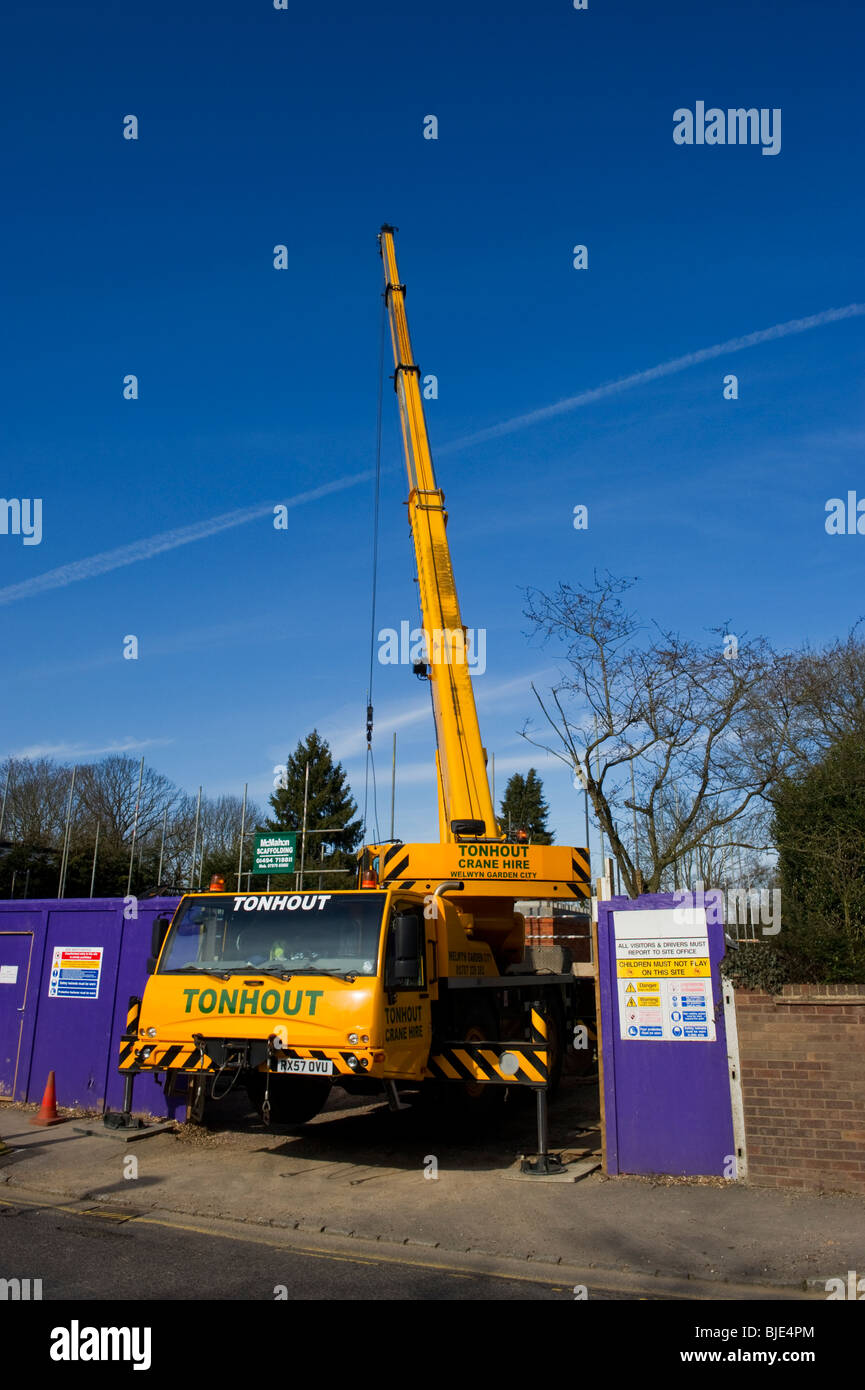 Hydraulic crane hires stock photography and images Alamy