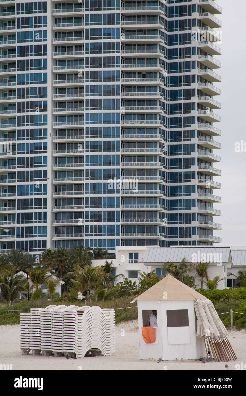 South Pointe condos and an Art Deco beach hut, SoFi, South Beach, Miami