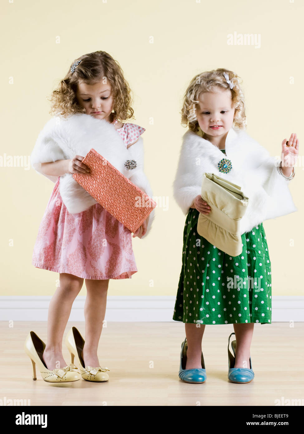 Girls play dress up 2025