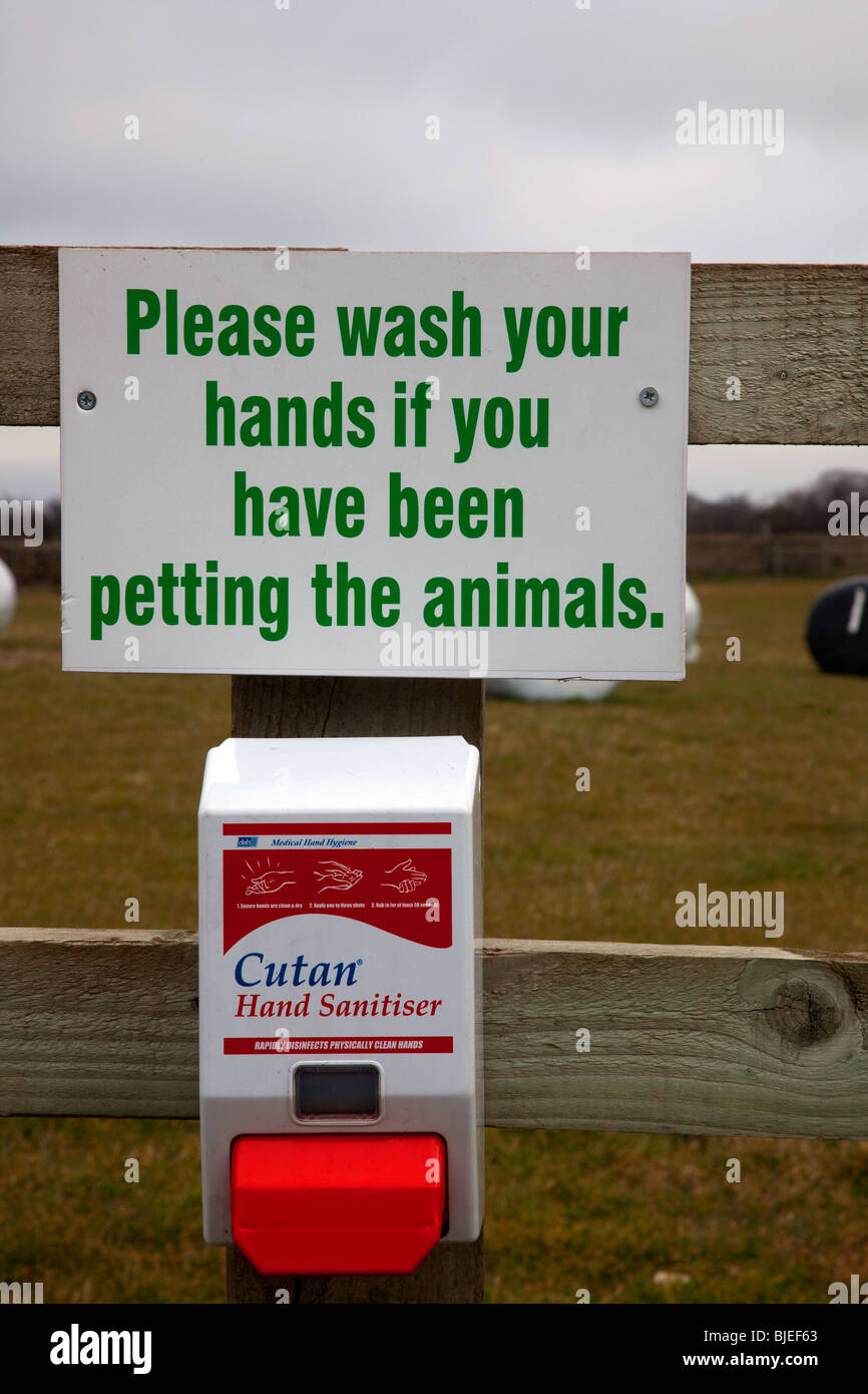 Please wash your hands if you have been petting the animals sign Heath