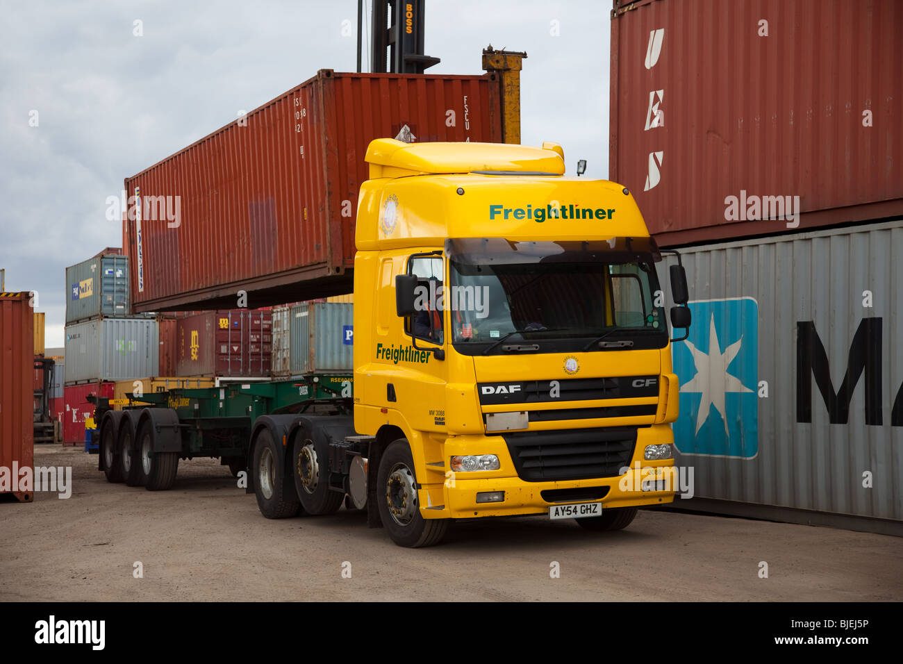 Freight liner Haulage. Freightliner DAF MV3088 Truck at Container Yard, Middlesbrough, Teesside, Yorkshire, UK Stock Photo