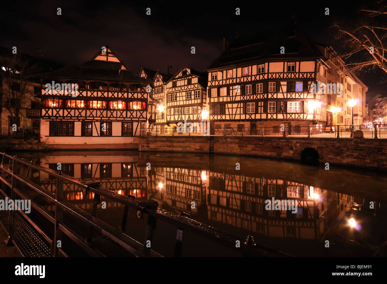 La Petite France Strasbourg By Night Stock Photo Alamy la-petite-france-strasbourg-by-night-stock-photo-alamy