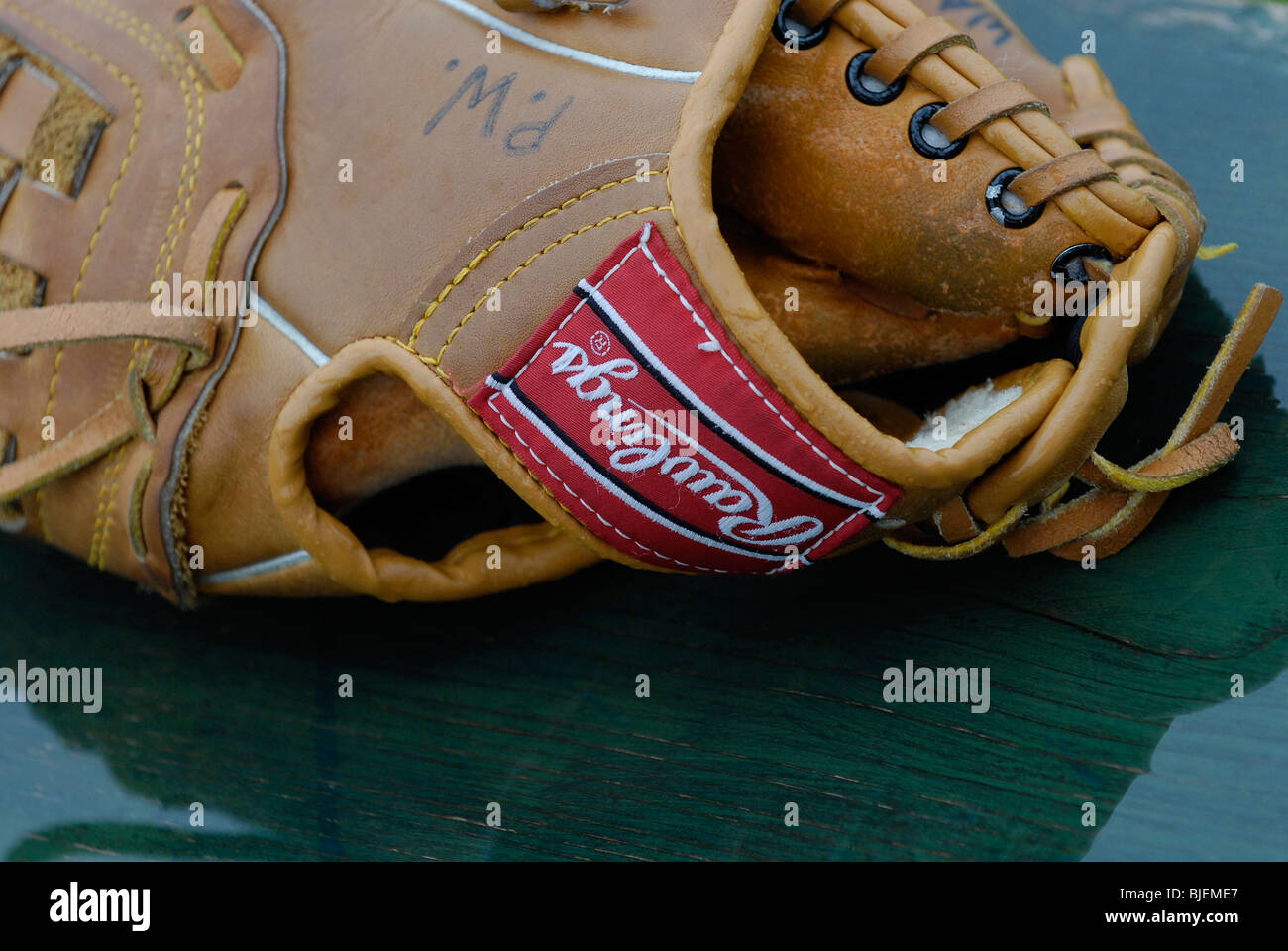 Rawlings baseball close hi-res stock photography and images - Alamy