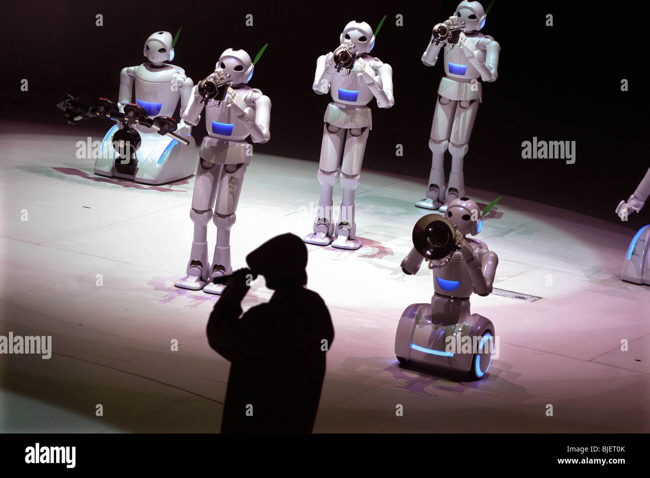 Concero" , a band made up of Toyota robots plays "When the Saints Go  Marching In", in a robot concert, World Expo 2005, Japan Stock Photo - Alamy