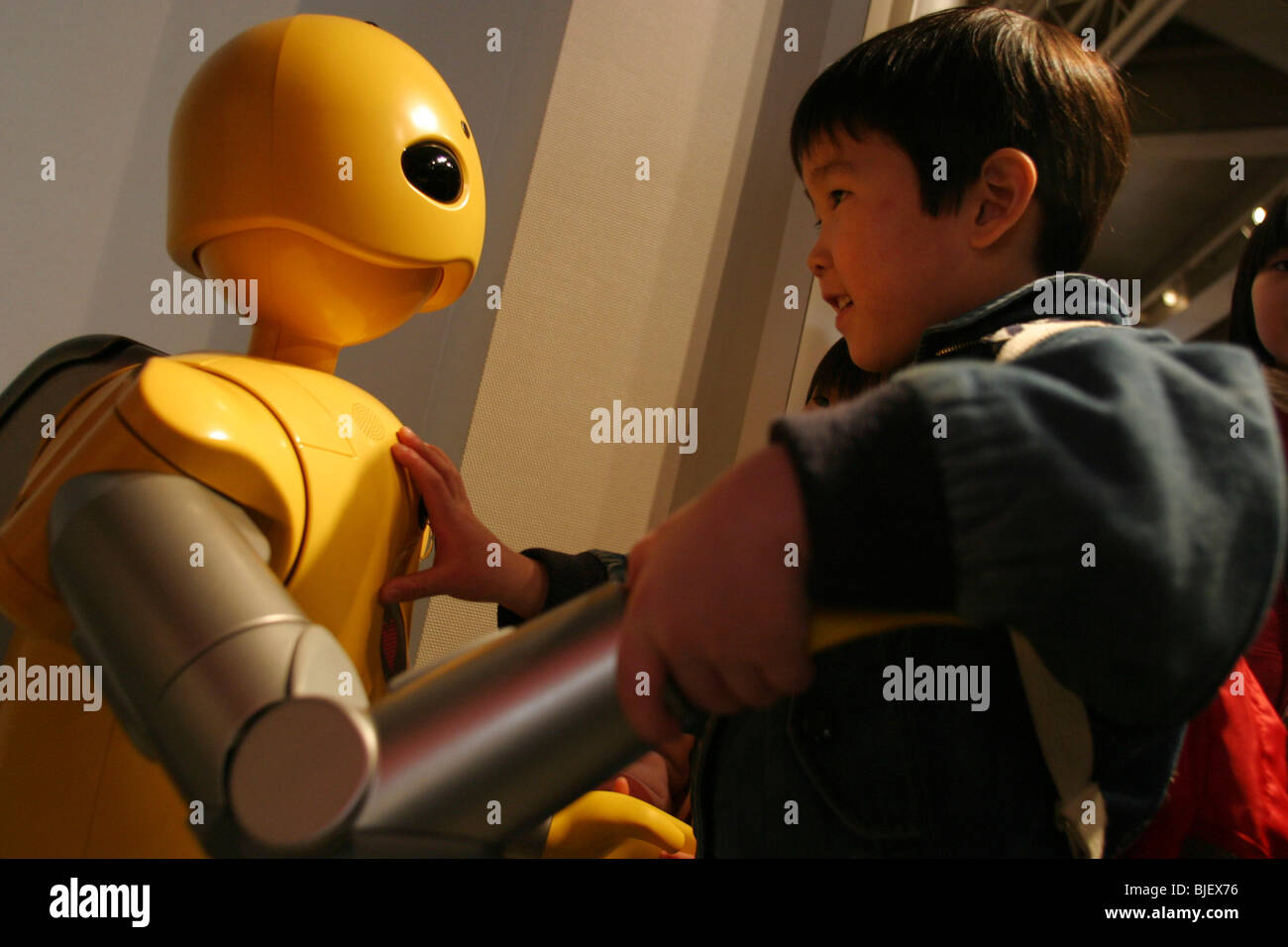 WORLD EXPO 2005, Aichi, Japan. "Wakamaru' a reception robot, can recognise 10,000 words, made