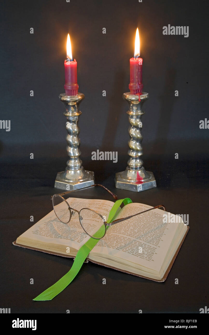 Read By Candlelight Stock Photos & Read By Candlelight Stock Images Alamy