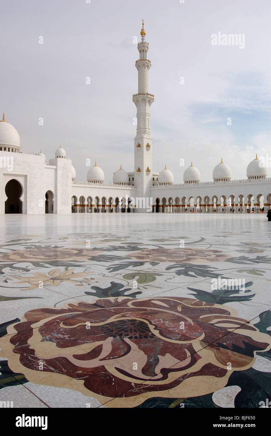Sheikh Zayed Bin Sultan Al Nahyan Mosque, Abu Dhabi, United Arab Emirates Stock Photo