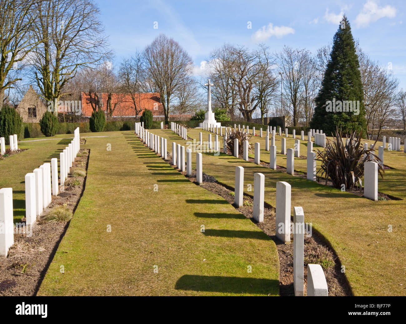 War Graves in Ramparts Cemetery near the Lille Gate in Ypres Stock Photo