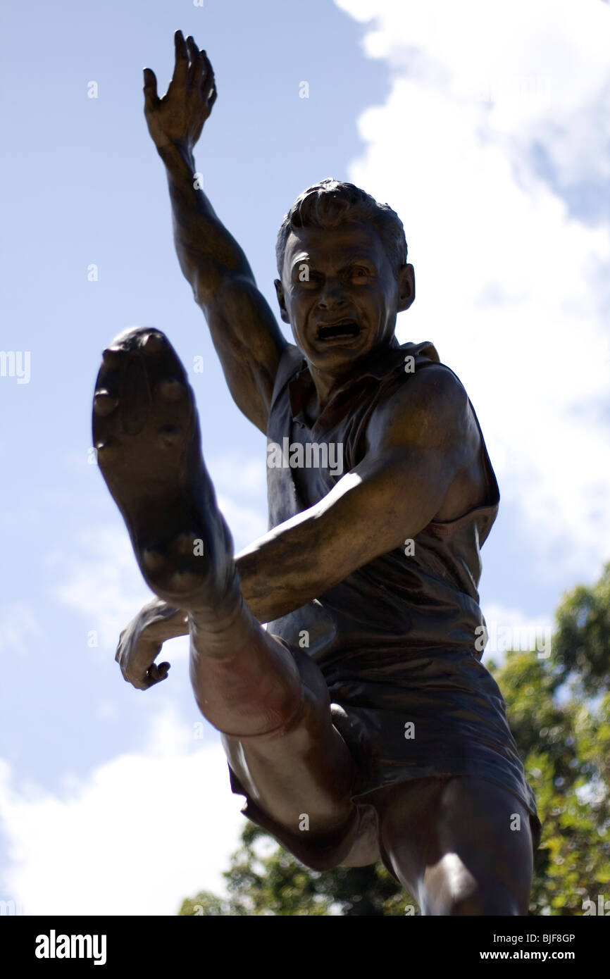 Bronze statue outside the MCG in Melbourne Stock Photo Alamy
