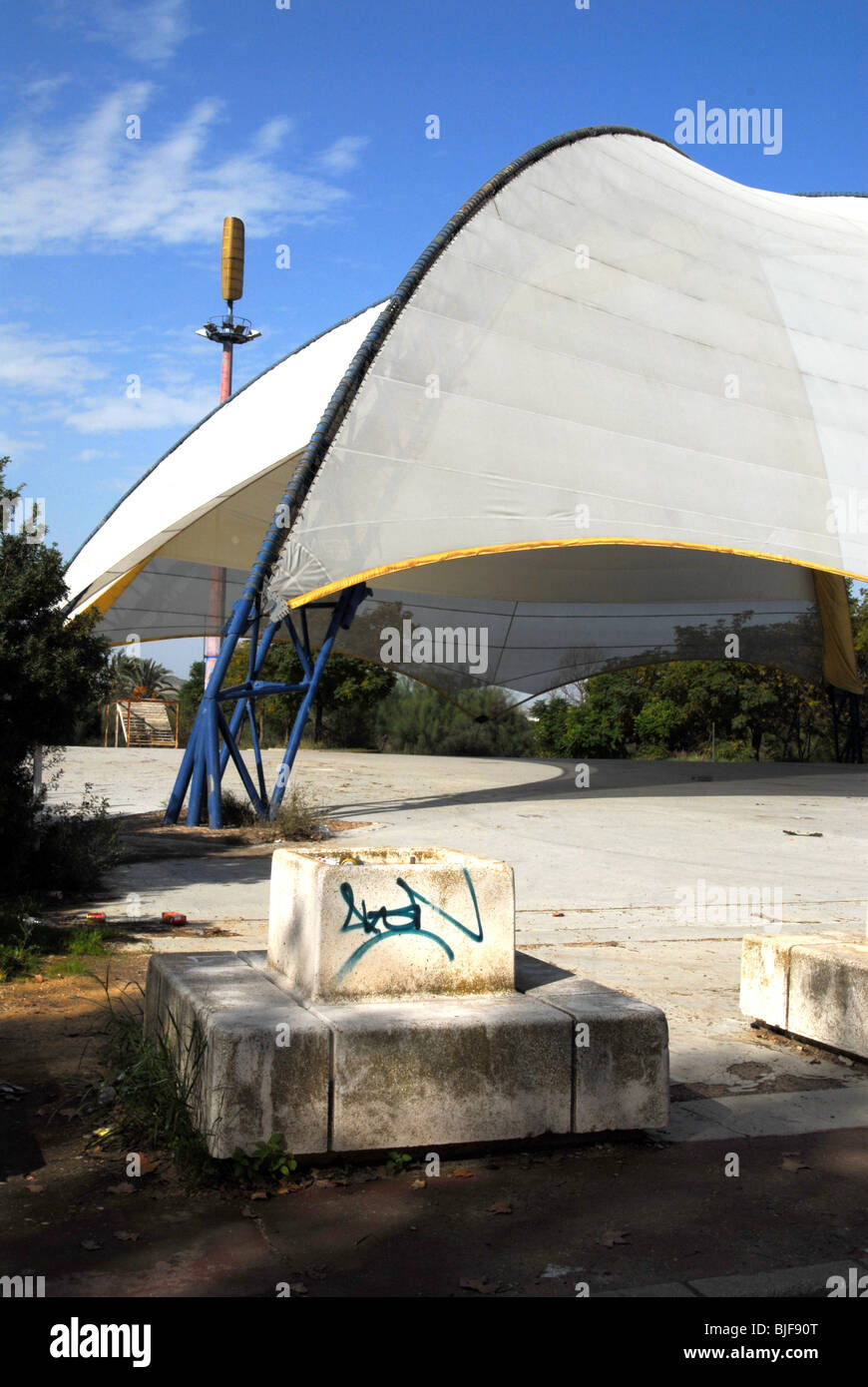 SPAIN DERELICT SITE OF THE 1992 WORLD EXPO IN SEVILLE WHICH IS NOW RUN ...