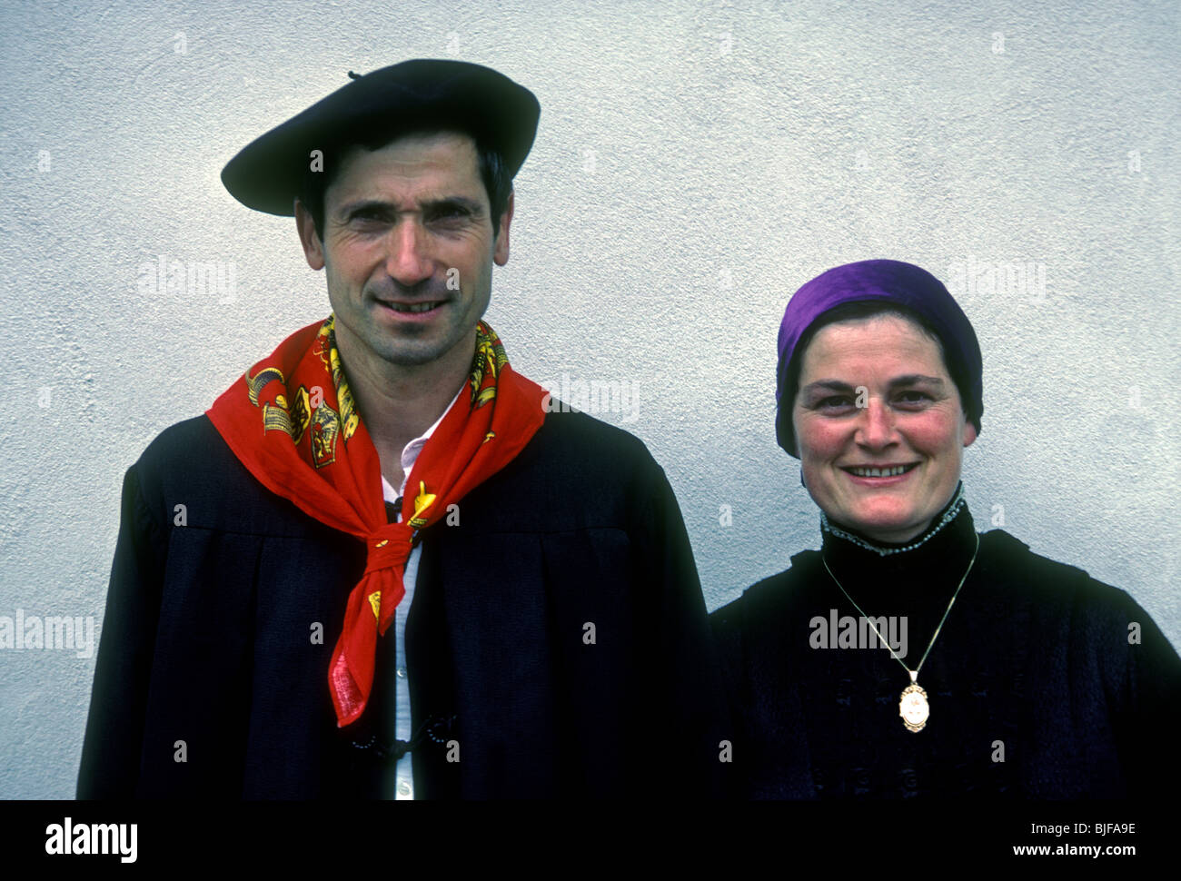 french-basque-man-french-basque-woman-couple-noce-basque-french-basque-BJFA9E.jpg