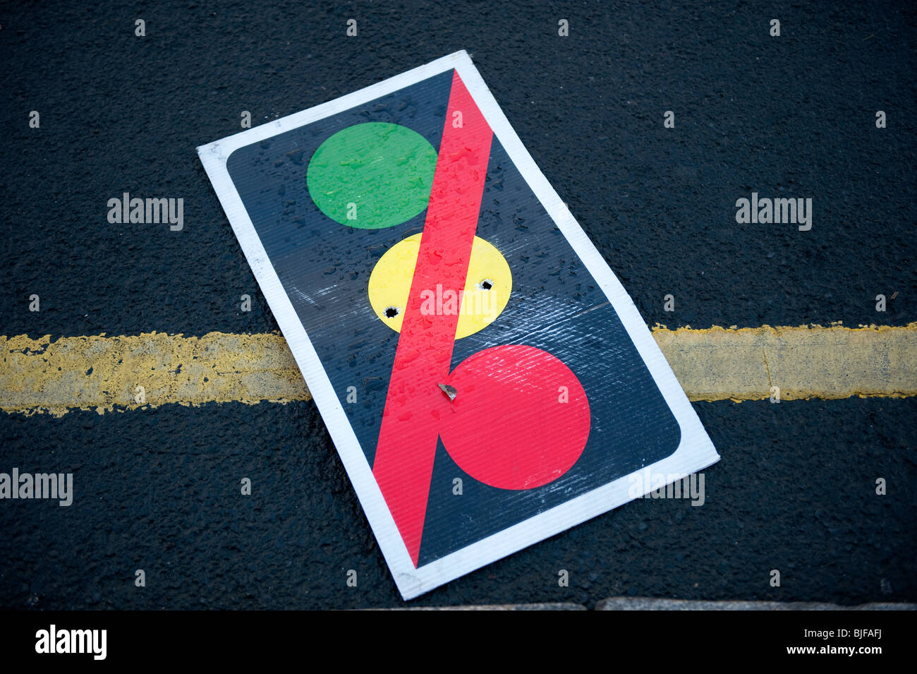 Traffic lights out of order sign Stock Photo Alamy