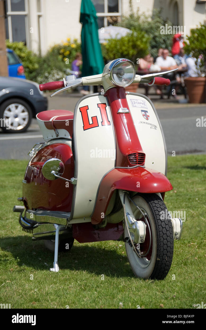 Housse Lambretta Housse scooter LAMBRETTA ROSSO anti-poussière et  anti-rayures à partir de 1946 ABCD