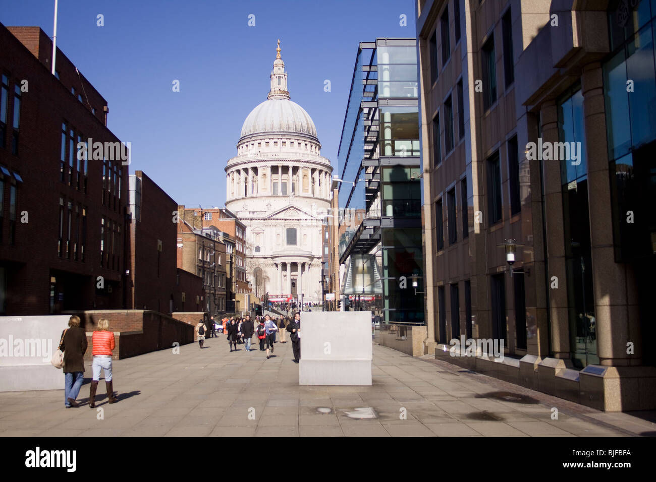 St pauls anglican cathedral london hi-res stock photography and images ...