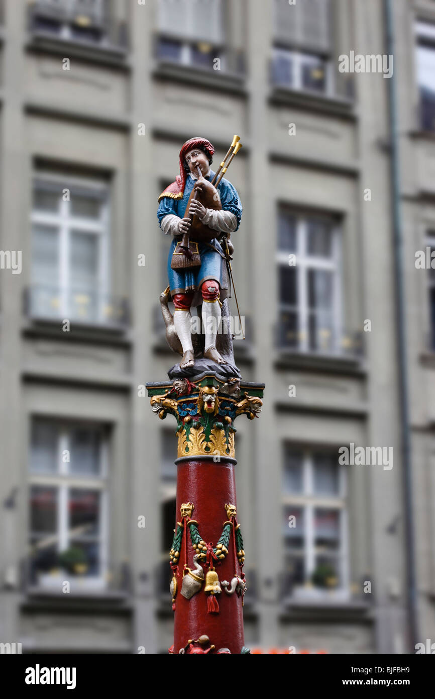 Pied piper statue hi-res stock photography and images - Alamy