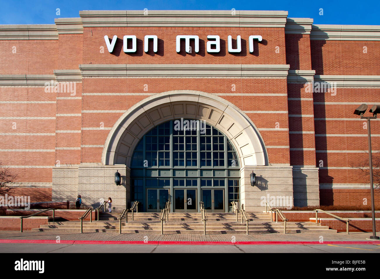 A logo sign outside of a Von Maur, Inc., retail store in Omaha