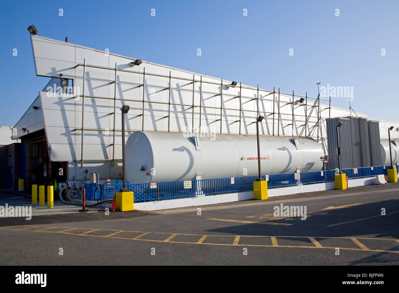 Liquified Natural Gas (LNG) refueling station at Big Blue Bus Terminal. Santa Monica, Los Angeles, California, USA Stock Photo