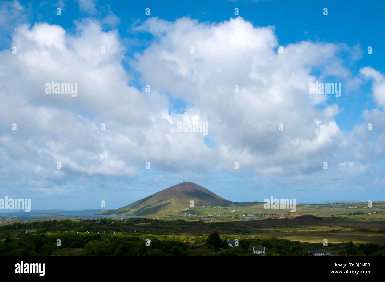 Tully Mountain, near Letterfrack, Connemara, County Galway, Ireland Stock Photo