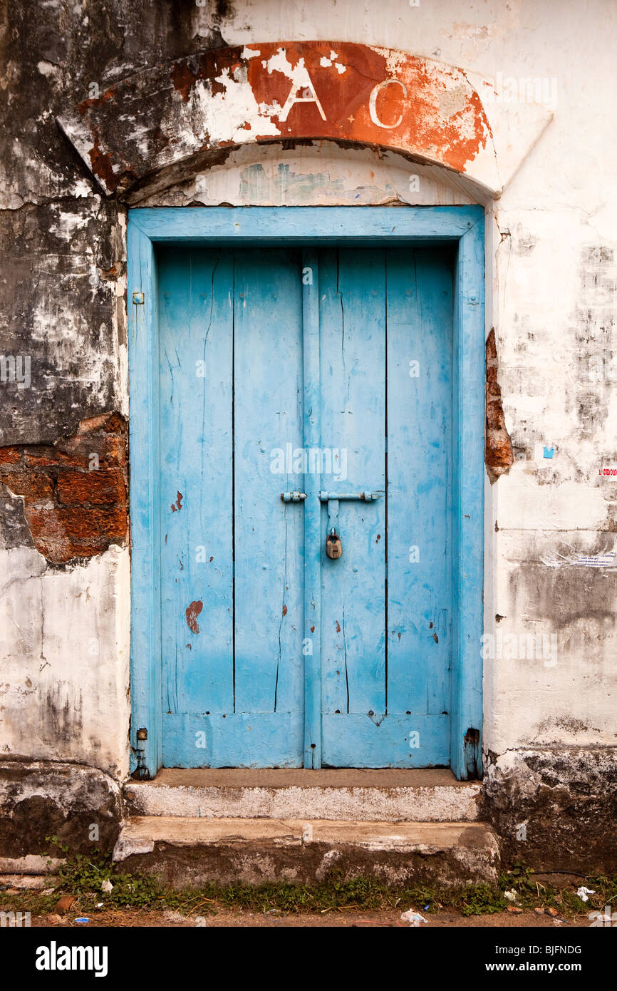 India, Kerala, Kochi, Mattancherry, Jewtown, architecture, old blue painted door Stock Photo