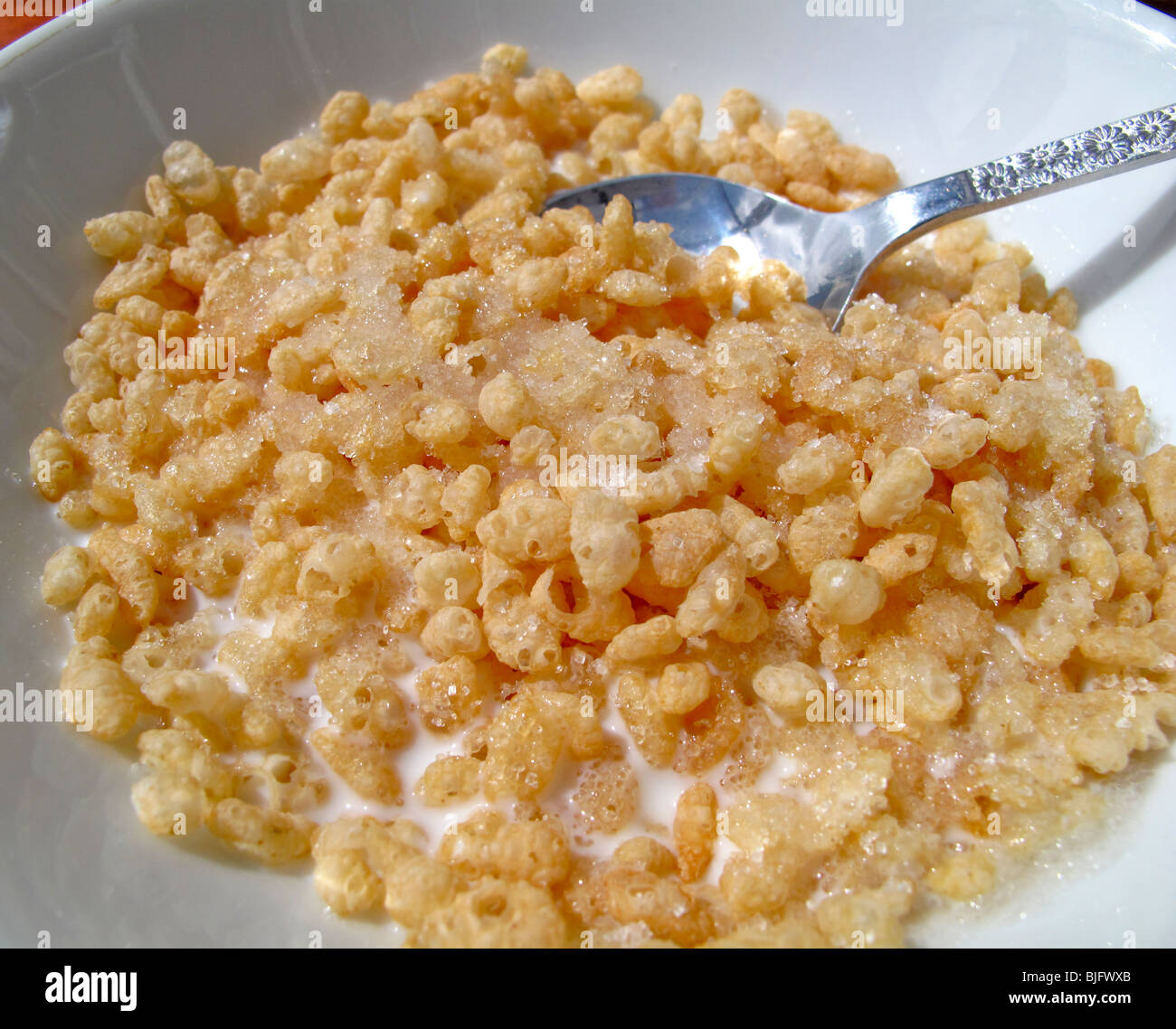 Rice Krispie cereal in bowl Stock Photo Alamy