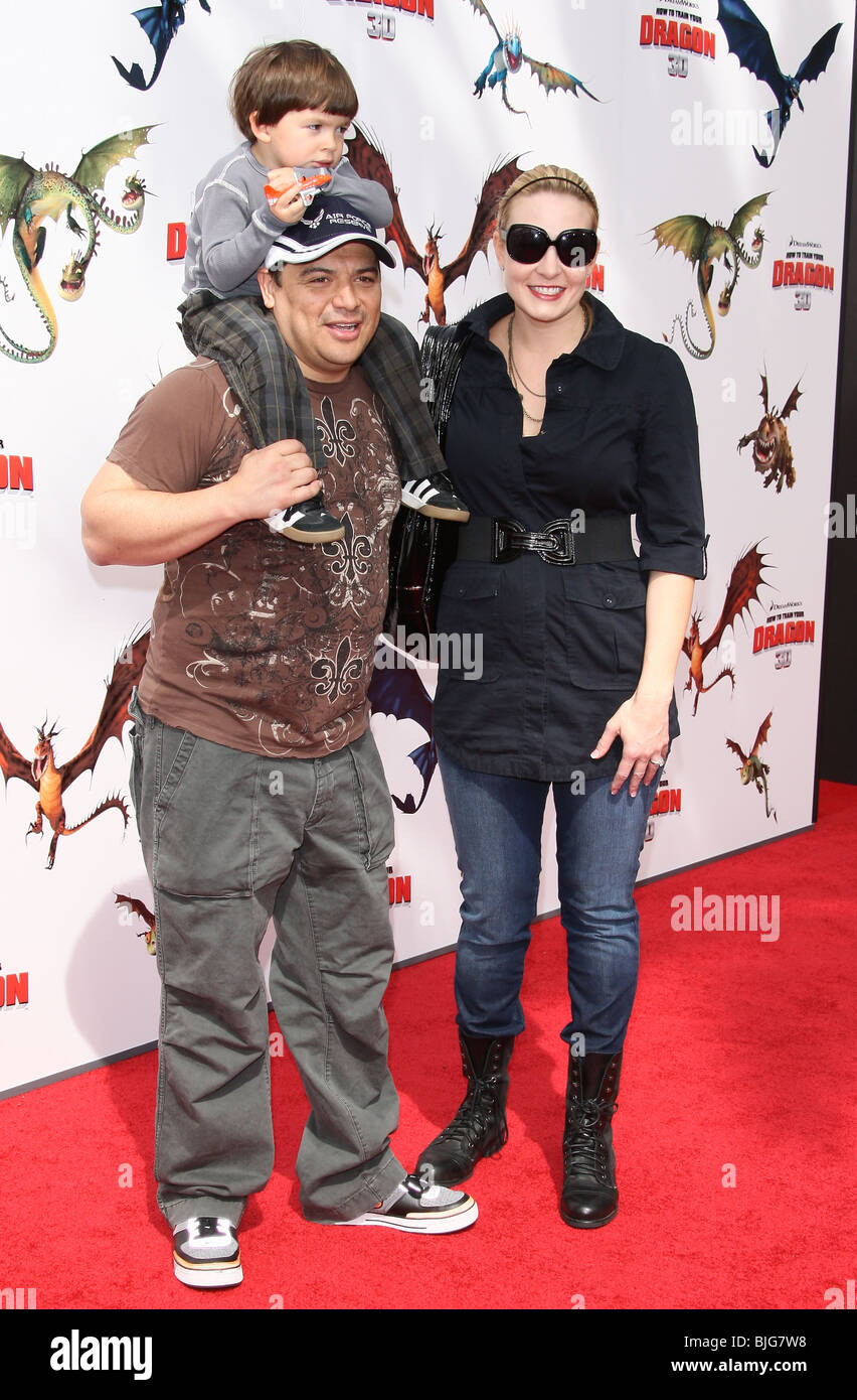 CARLOS MENCIA LUCAS MENCIA AMY MENCIA HOW TO TRAIN YOUR DRAGON LOS ANGELES PREMIERE LOS ANGELES CA USA 21 March 2010 Stock Photo