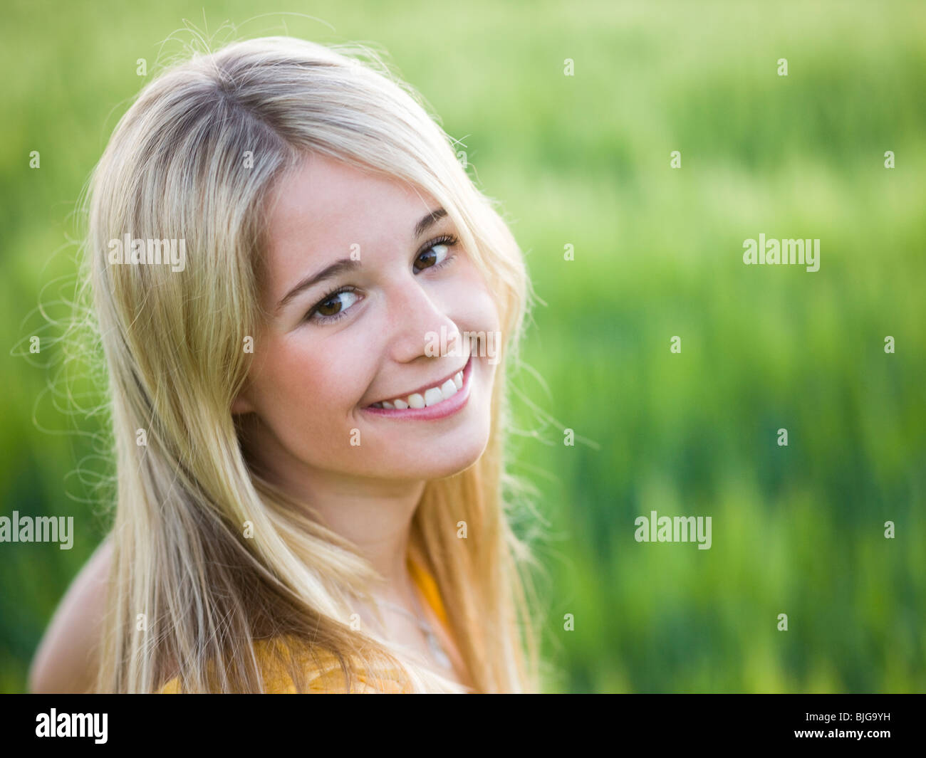 Person standing field field hi-res stock photography and images - Alamy