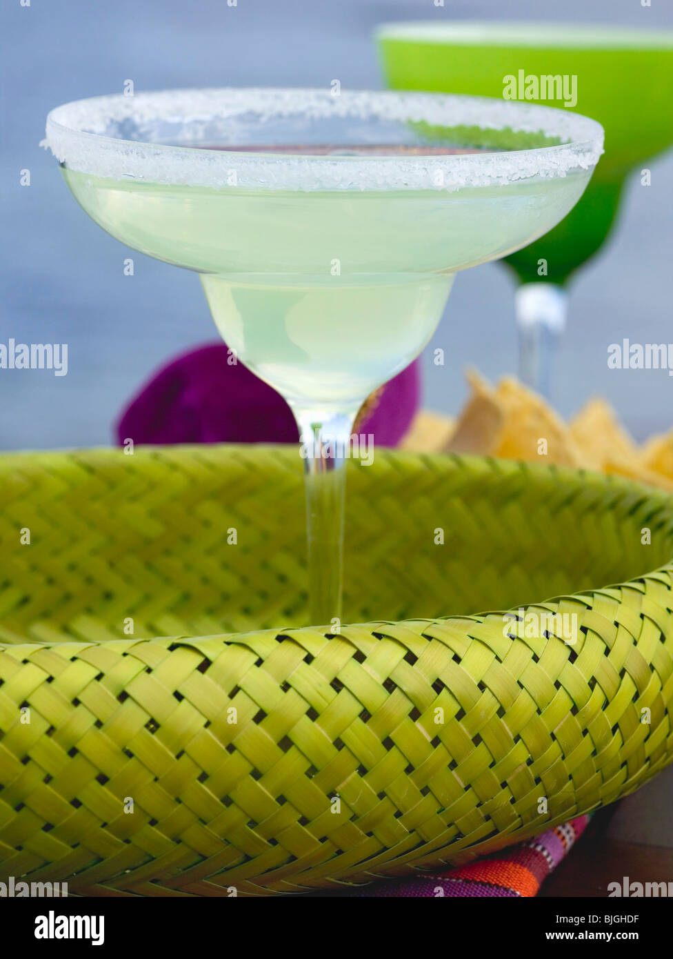 Margarita in glass with salted rim (Mexico Stock Photo Alamy