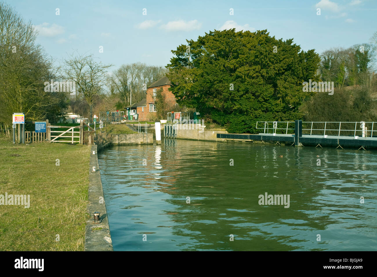 Cleeve Lock on the River Thames near Goring, Oxfordshire, Uk Stock Photo