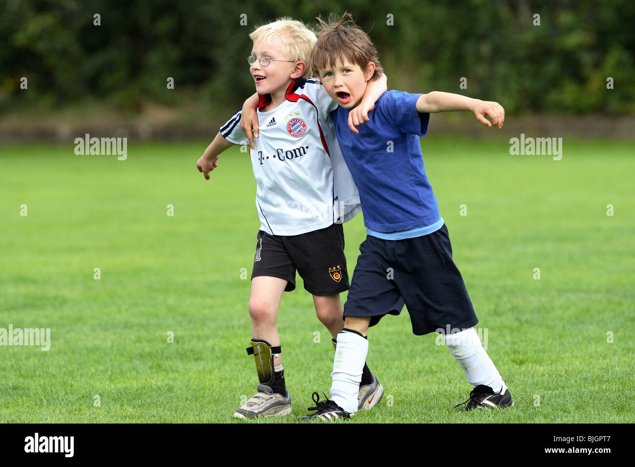 Boys during football training, Berlin, Deutschland Stock Photo Alamy
