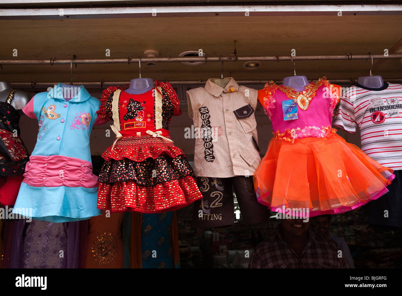 Childrens clothes shop hi res stock photography and images Alamy