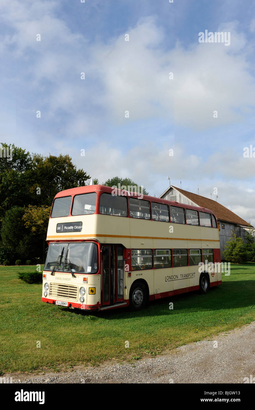 Old bus london hi-res stock photography and images - Alamy