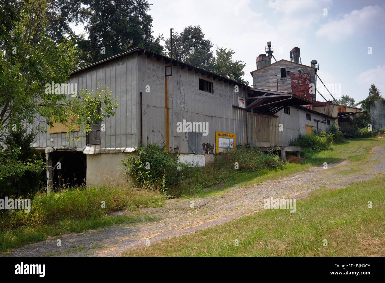 The abandoned Yellow Spring Mill, c. 18961898, in Yellow Spring, West