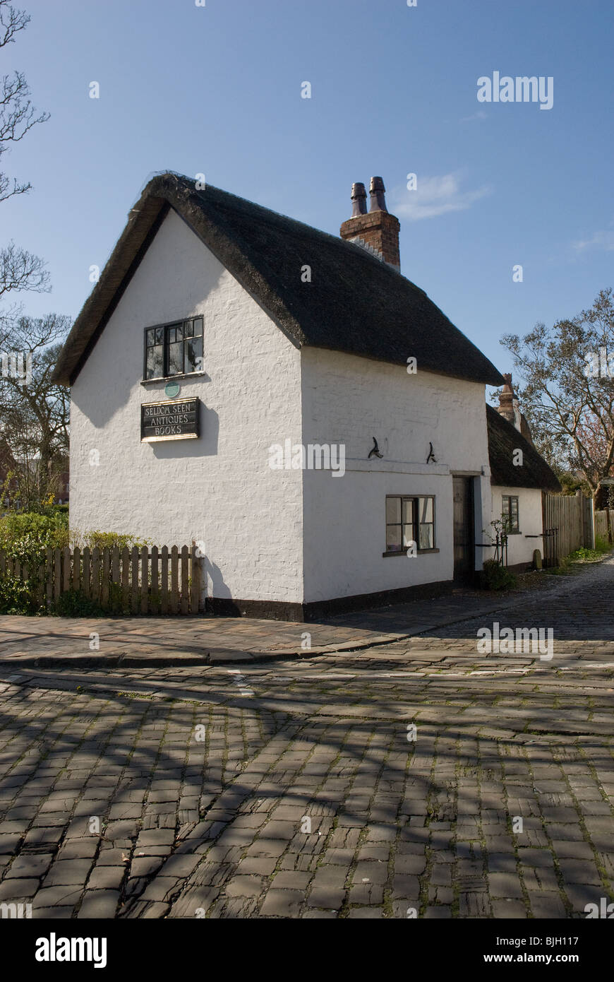 Thatched cottage in Churchtown, Merseyside Stock Photo