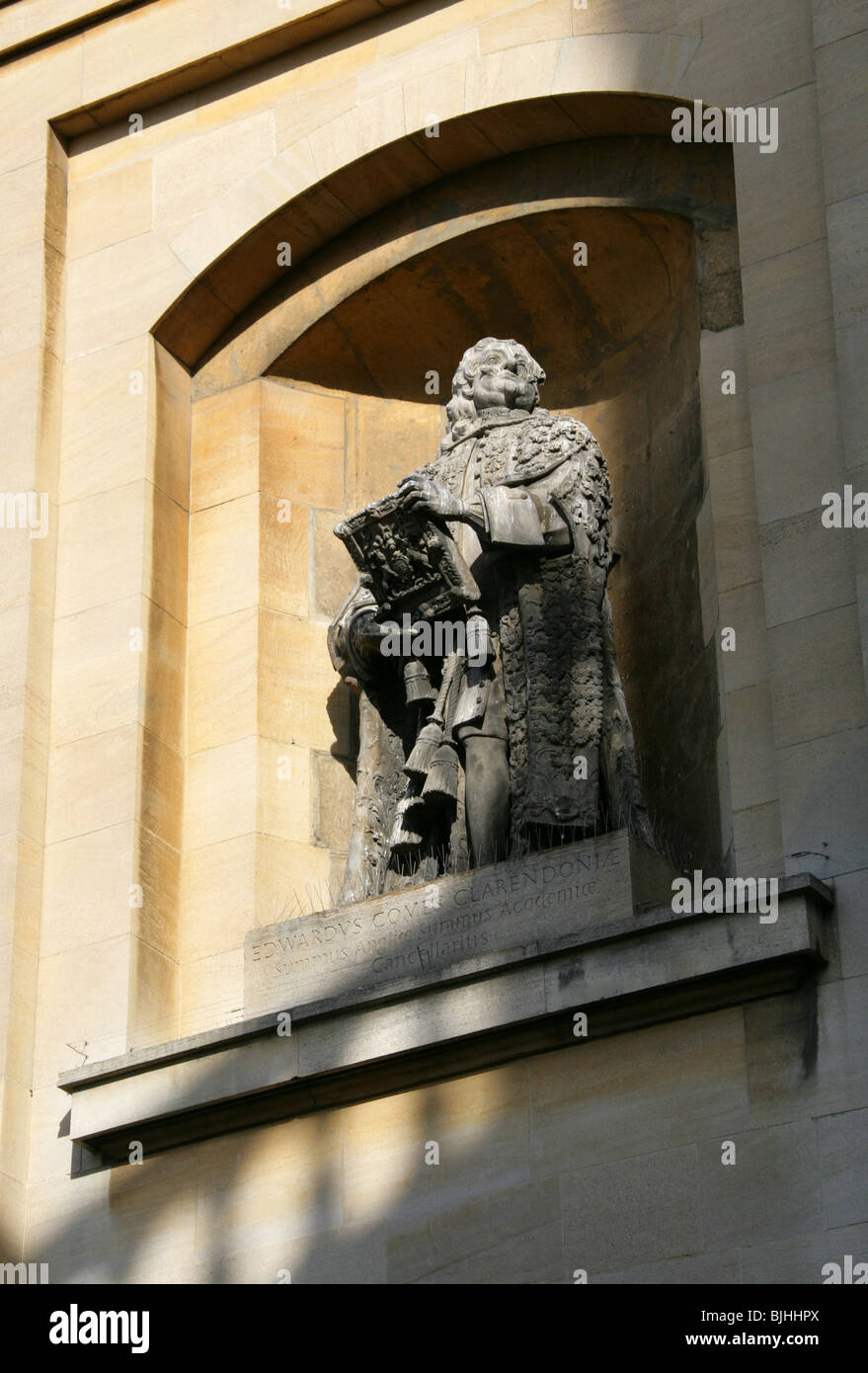 Edwardus Comes Clarendonus, Statue in an Alcove at the Sheldonian Theatre, Oxford University, Oxford, Oxfordshire, UK Stock Photo