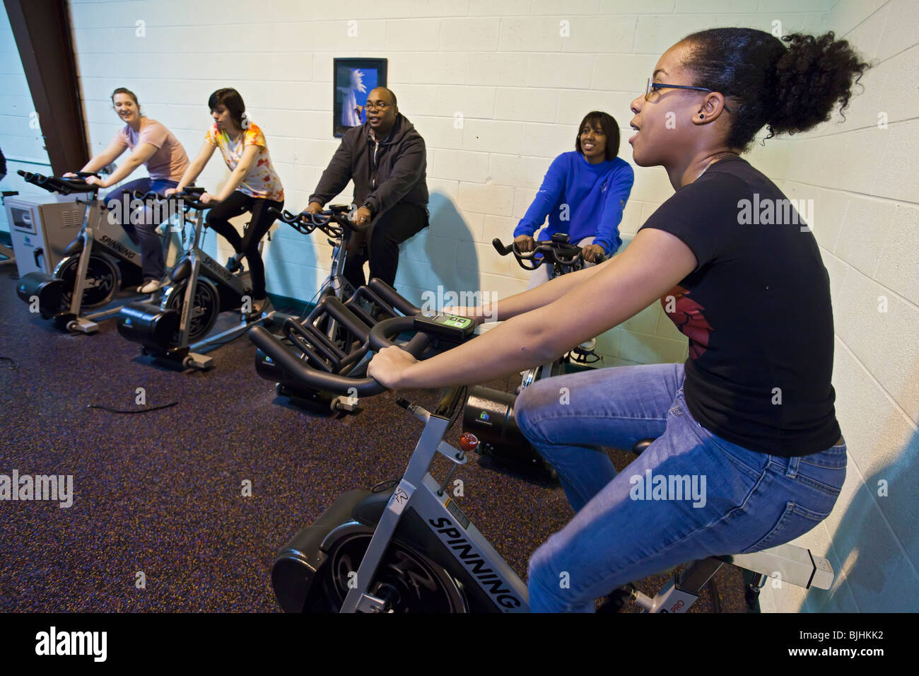 Exercise Bikes in Gym at Homeless Shelter Generate "Green" Electricity