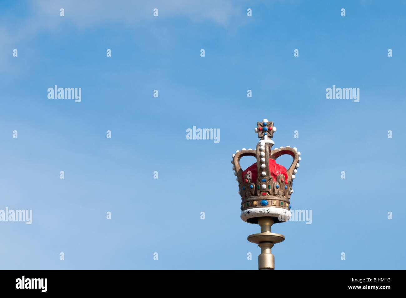 Crown at the top of Flagpole on The Mall Stock Photo Alamy