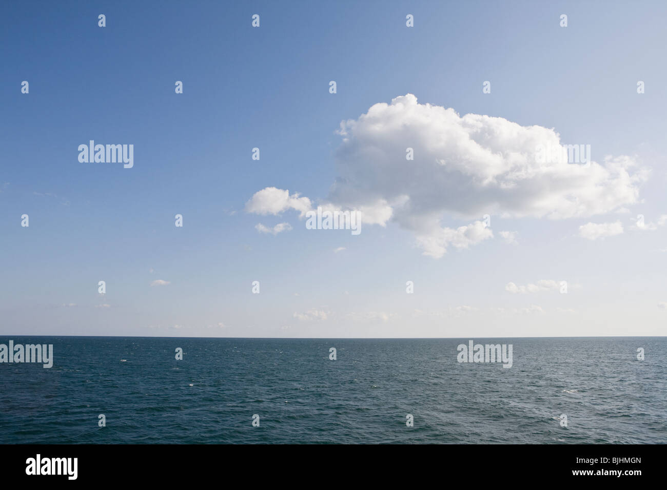 Ocean with the horizon hi-res stock photography and images - Alamy