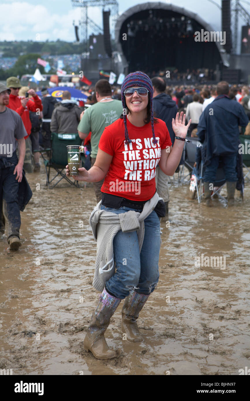 Glastonbury girl mud hi-res stock photography and images - Alamy