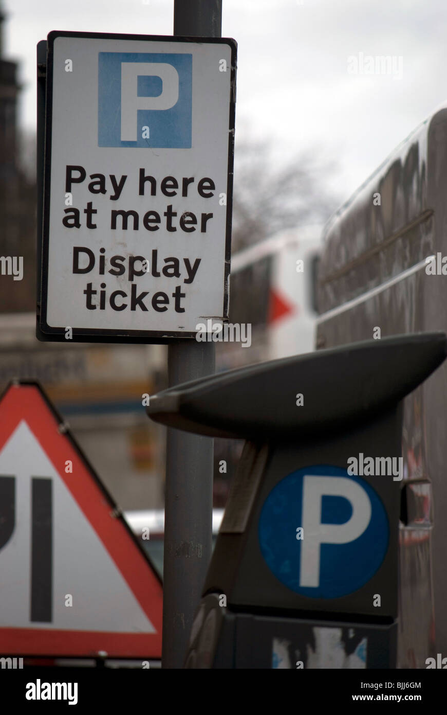 Parking sign and parking meter in the centre of Edinburgh Stock Photo