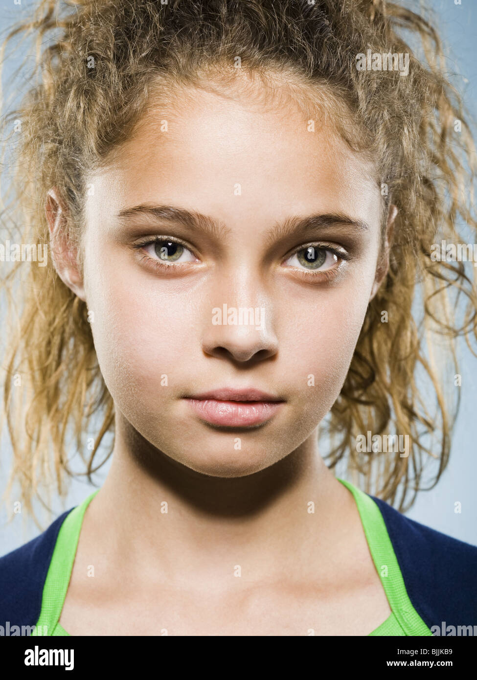 Girl posing stock hi-res stock photography and images - Alamy