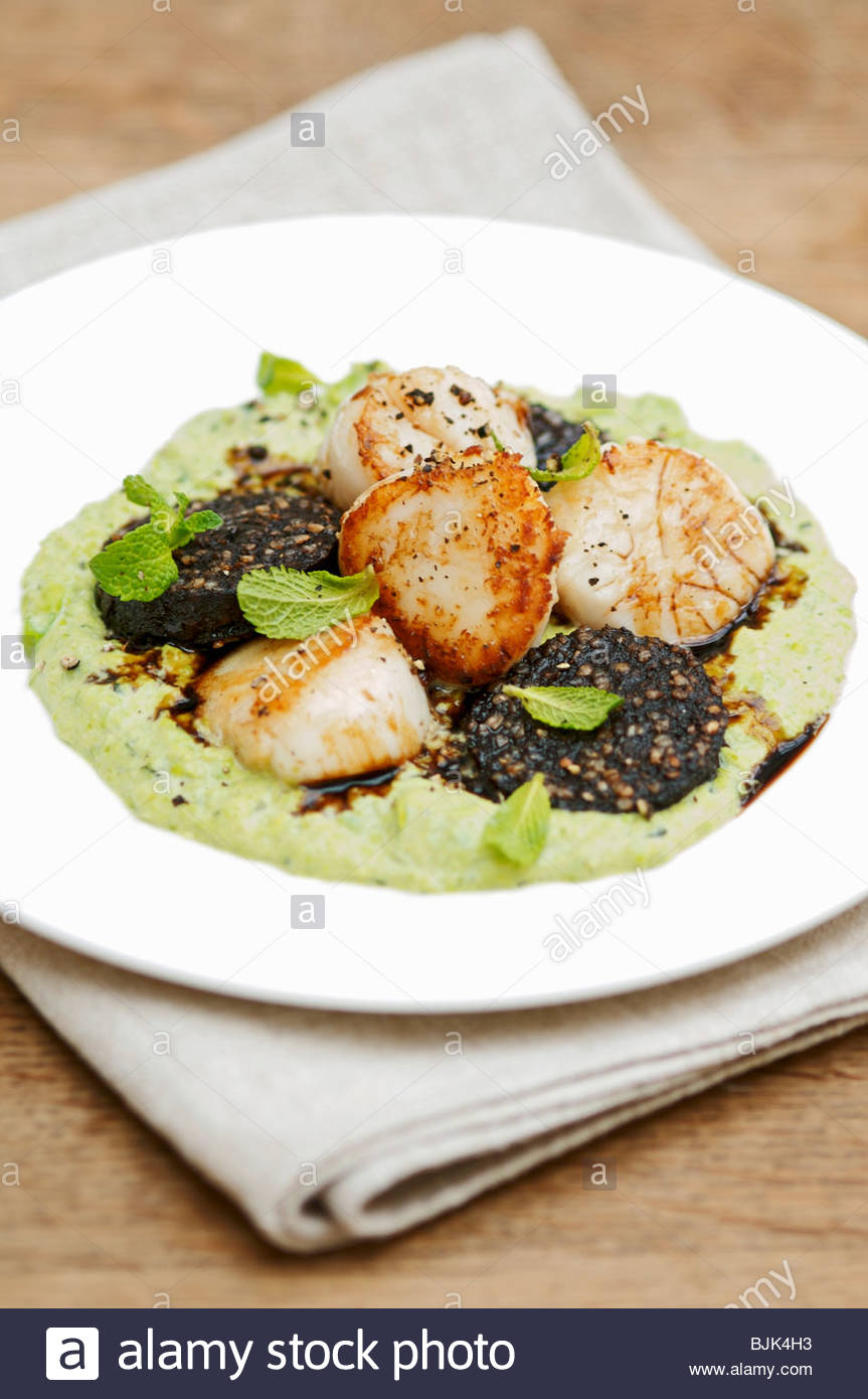 Scallops Black Pudding Stock Photos & Scallops Black Pudding Stock