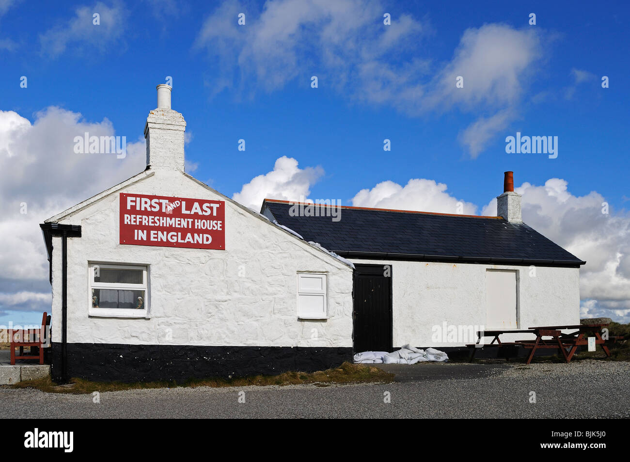 the " first and last " cafe in england at lands end in cornwall, uk